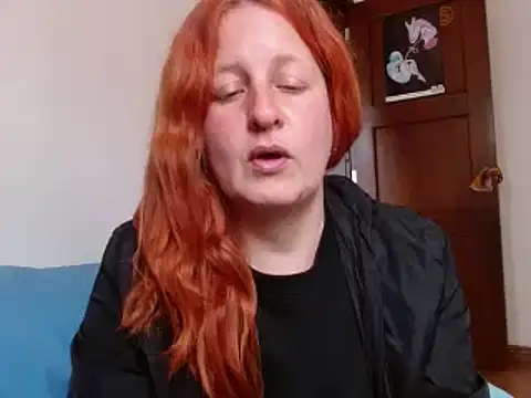 Snapshot of ViioletaMora chatting on 6, 10, 2025 ViioletaMora online show from 6, 10, 2025