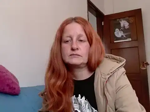 Snapshot of ViioletaMora chatting on 7, 10, 2025 ViioletaMora online show from 7, 10, 2025