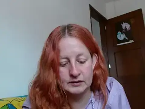 Snapshot of ViioletaMora chatting on 9, 10, 2025 ViioletaMora online show from 9, 10, 2025