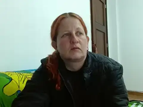 Snapshot of ViioletaMora chatting on 13, 10, 2025 ViioletaMora online show from 13, 10, 2025