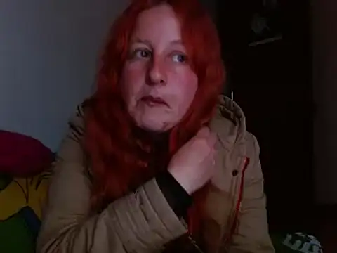 Snapshot of ViioletaMora chatting on 13, 10, 2025 ViioletaMora online show from 13, 10, 2025