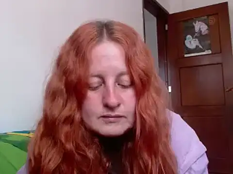 Snapshot of ViioletaMora chatting on 15, 10, 2025 ViioletaMora online show from 15, 10, 2025