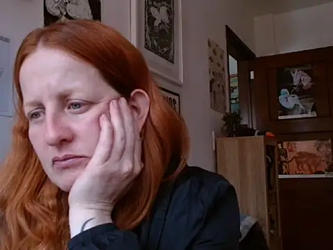 Snapshot of ViioletaMora chatting on 8, 5, 2026 ViioletaMora online show from 8, 5, 2026
