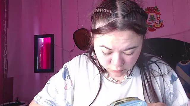 NikkiRous  online show from 4, 12, 2025