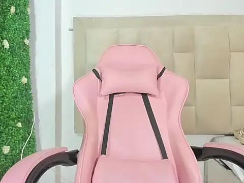 Milk anastasia online show from 22, 2, 2025