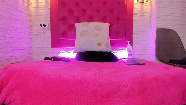 mia 099 online show from 15, 3, 2025