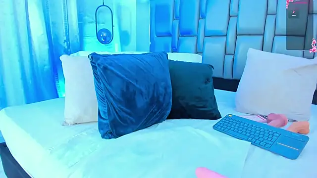 Emily Gil1 online show from 26, 9, 2025