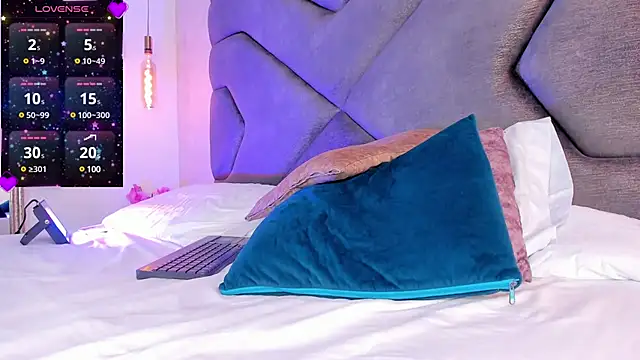 Snapshot of AilishBenson chatting on 19, 2, 2025 AilishBenson online show from 19, 2, 2025