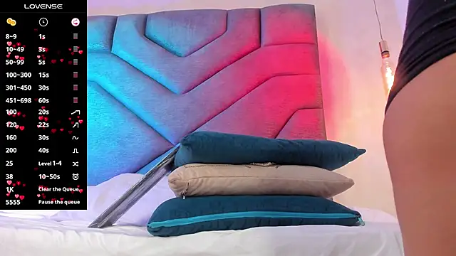 Snapshot of AilishBenson chatting on 1, 11, 2025 AilishBenson online show from 1, 11, 2025