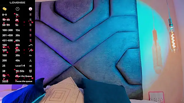 Snapshot of AilishBenson chatting on 6, 11, 2025 AilishBenson online show from 6, 11, 2025