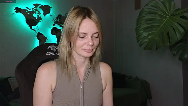 Snapshot of Sam_Klaus chatting on 13, 10, 2025 Sam Klaus online show from 13, 10, 2025