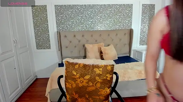 KimWessel  online show from 5, 3, 2025