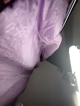 Snapshot of Sasha_smith23 chatting on 4, 3, 2025 Sasha smith23 online show from 4, 3, 2025