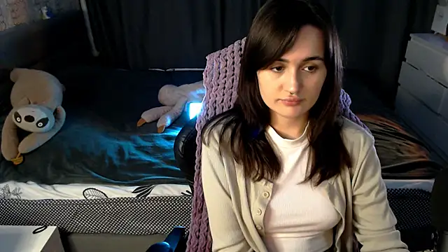 KiraYammy online show from 8, 11, 2025