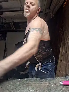 Snapshot of MagicAdmiralty5 chatting on 14, 12, 2025 MagicAdmiralty5 online show from 14, 12, 2025