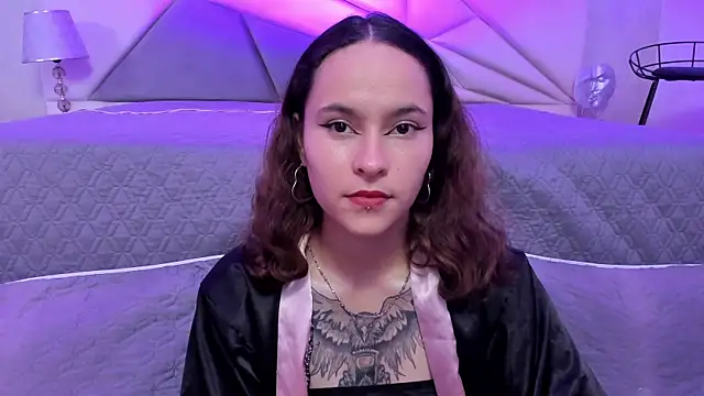 AnnyThompson  online show from 11, 1, 2025