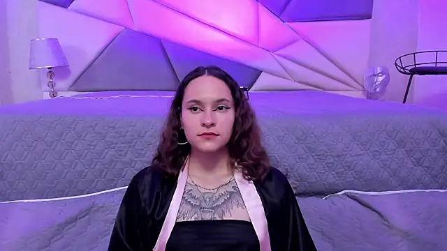 AnnyThompson  online show from 12, 1, 2025