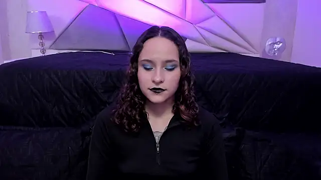 AnnyThompson  online show from 2, 2, 2025