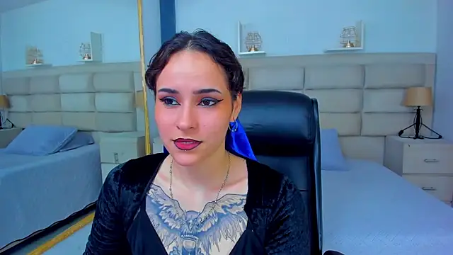 AnnyThompson  online show from 24, 10, 2025