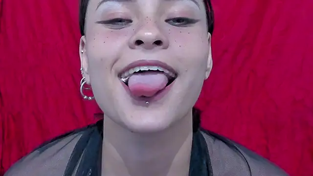 AnnyThompson  online show from 13, 4, 2026