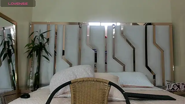 TifanyChill online show from 28, 1, 2025