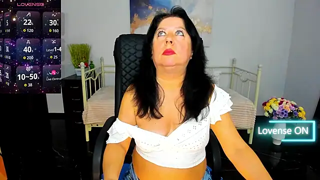 Julia Dean online show from 15, 5, 2026