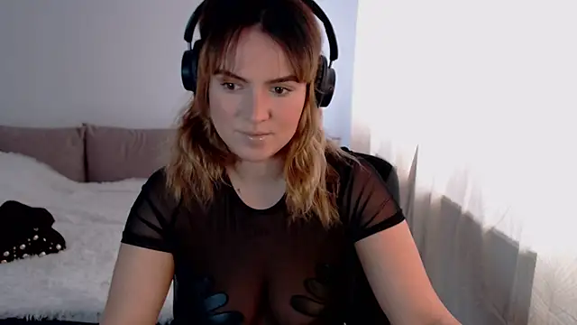 ChloeJewel1 online show from 4, 4, 2026