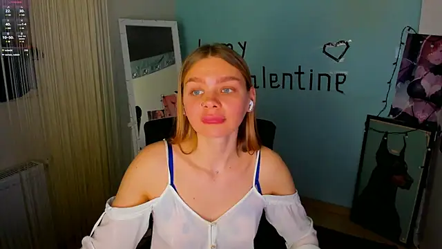 Molly sweetie online show from 9, 2, 2025