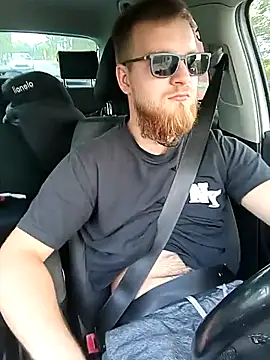 Snapshot of Sweet_bear69 chatting on 19, 9, 2025 Sweet bear69 online show from 19, 9, 2025