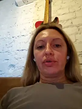 Snapshot of Miss____Mia_ chatting on 28, 9, 2025 Miss    Mia  online show from 28, 9, 2025