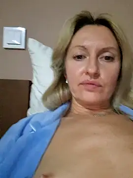 Snapshot of Miss____Mia_ chatting on 11, 10, 2025 Miss    Mia  online show from 11, 10, 2025