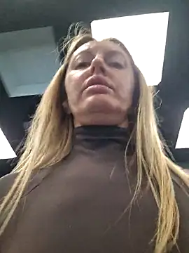 Miss    Mia  online show from 25, 11, 2025