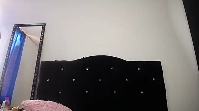 Snapshot of sweet_skylove_ chatting on 18, 4, 2026 sweet skylove online show from 18, 4, 2026