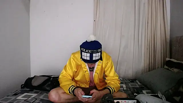 Snapshot of Pinkandyellowpokemon chatting on 10, 9, 2025 Pinkandyellowpokemon online show from 10, 9, 2025