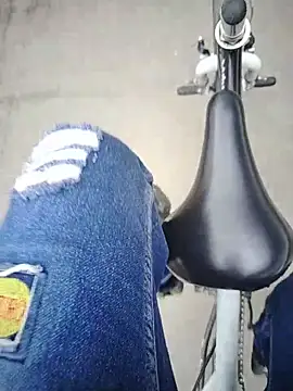 Danielitohot23cm online show from 14, 11, 2025