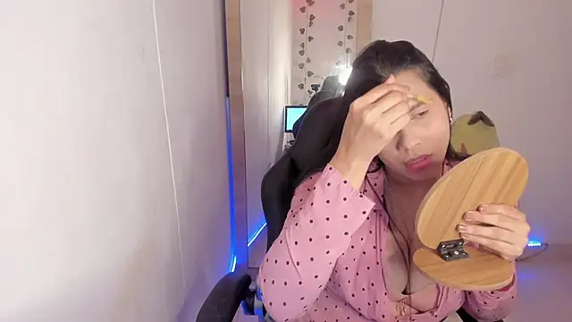 hellensexy online show from 14, 1, 2025