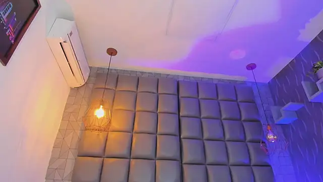 megan woll online show from 27, 2, 2025