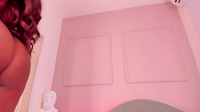 megan woll online show from 31, 3, 2026