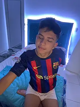 Leonarrrd 01 online show from 23, 1, 2025