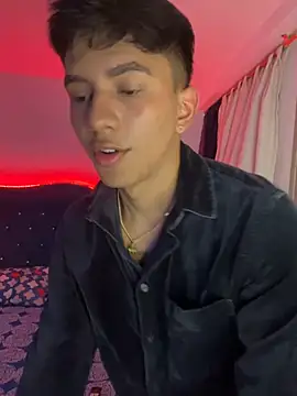 Leonarrrd 01 online show from 15, 2, 2025