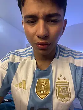 Leonarrrd 01 online show from 17, 2, 2025