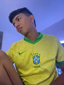 Leonarrrd 01 online show from 10, 3, 2025