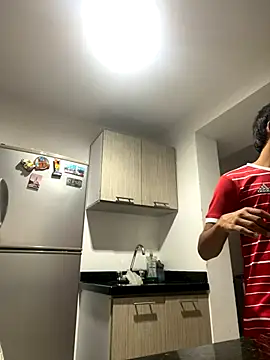 Leonarrrd 01 online show from 26, 9, 2025