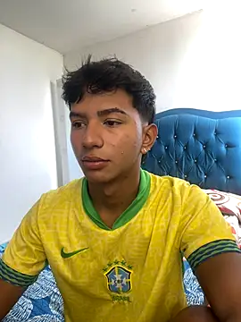 Leonarrrd 01 online show from 1, 10, 2025