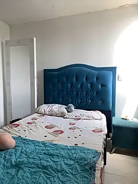 Leonarrrd 01 online show from 26, 10, 2025