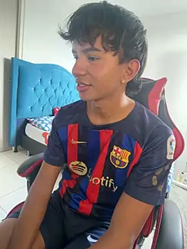 Leonarrrd 01 online show from 4, 12, 2025