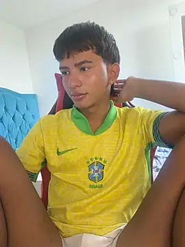 Leonarrrd 01 online show from 16, 12, 2025