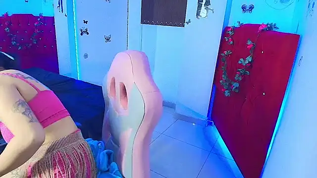 miahernadez303av online show from 12, 9, 2025