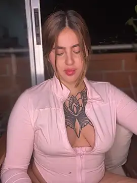 ValerieHilton online show from 23, 1, 2025