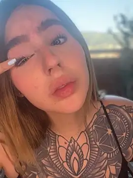 ValerieHilton online show from 23, 1, 2025